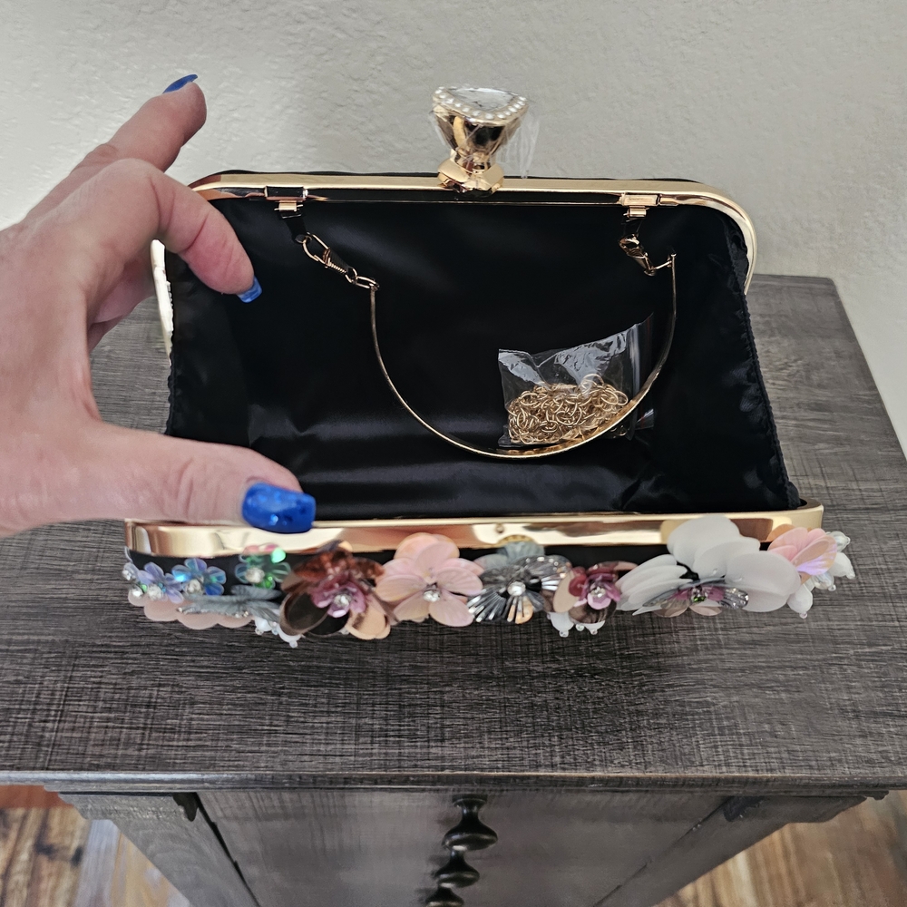 Floral Embellished Clutch - Picture 4 of 6